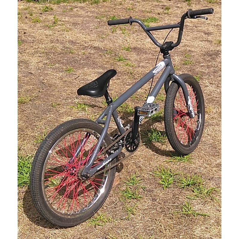 FREESTYLE BMX