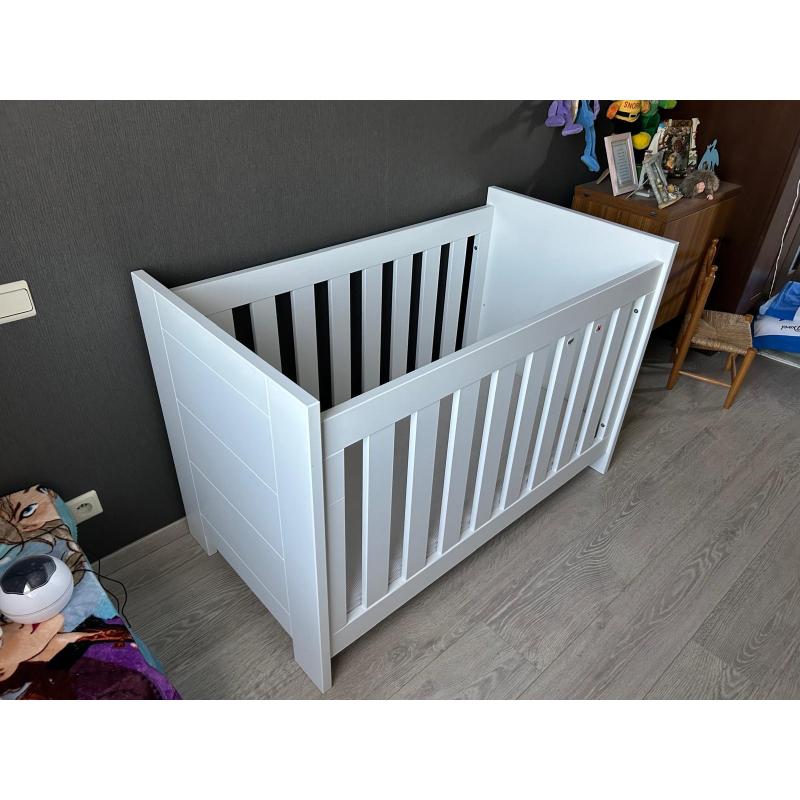 Baby bedje zo goed als nieuw