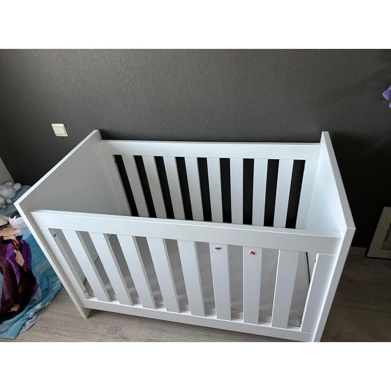 Baby bedje zo goed als nieuw