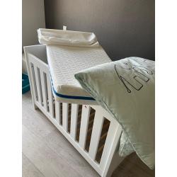 Baby bedje zo goed als nieuw