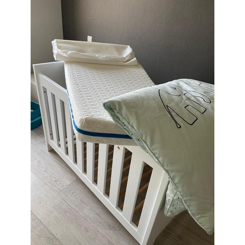 Baby bedje zo goed als nieuw