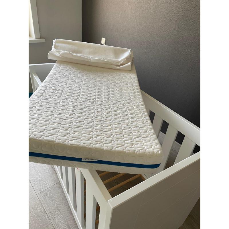 Baby bedje zo goed als nieuw