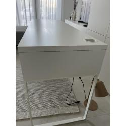 Witte bureau / kaptafel