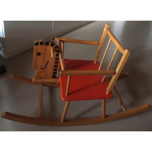 Kinderbox, kinderstoel, relax, schommelpaard