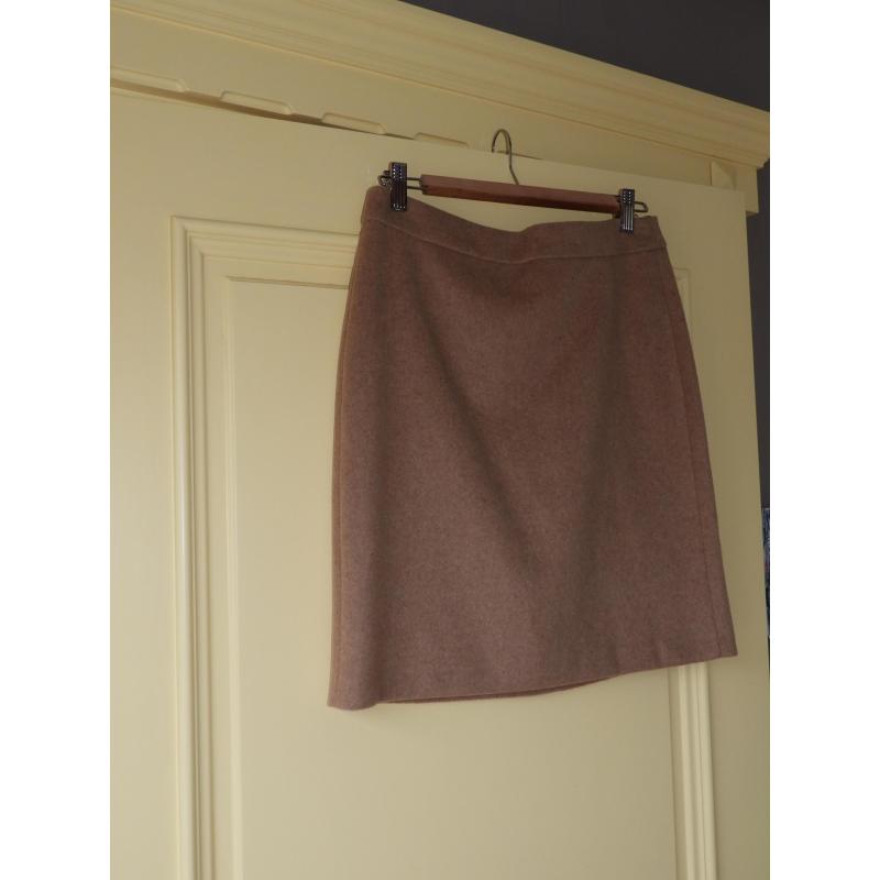 Beige nieuwe korte rok in wol