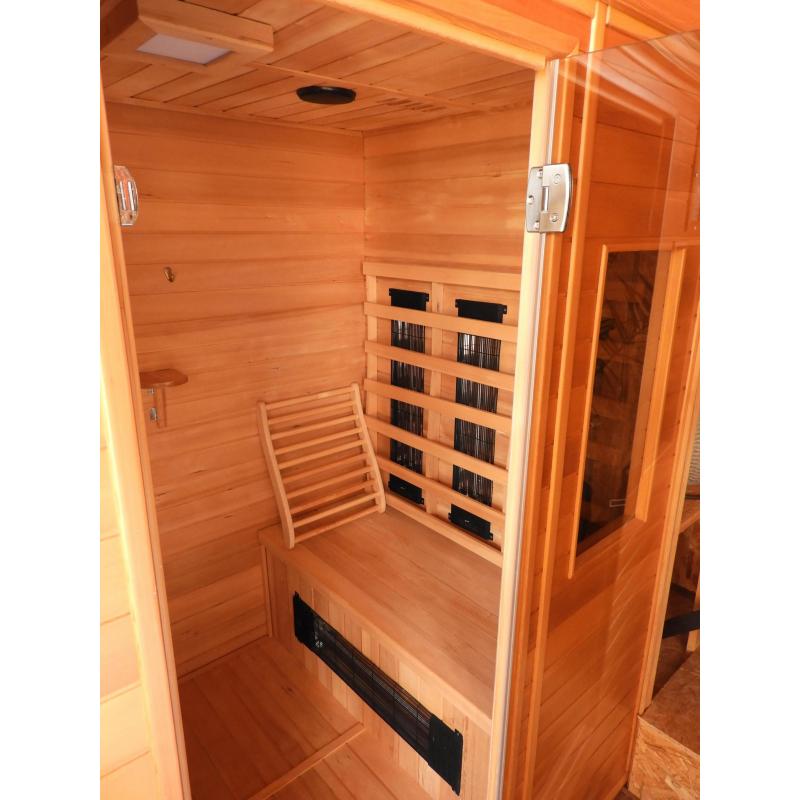 infrarood/magnesium oxide stralers sauna nieuwstaat 4pers.