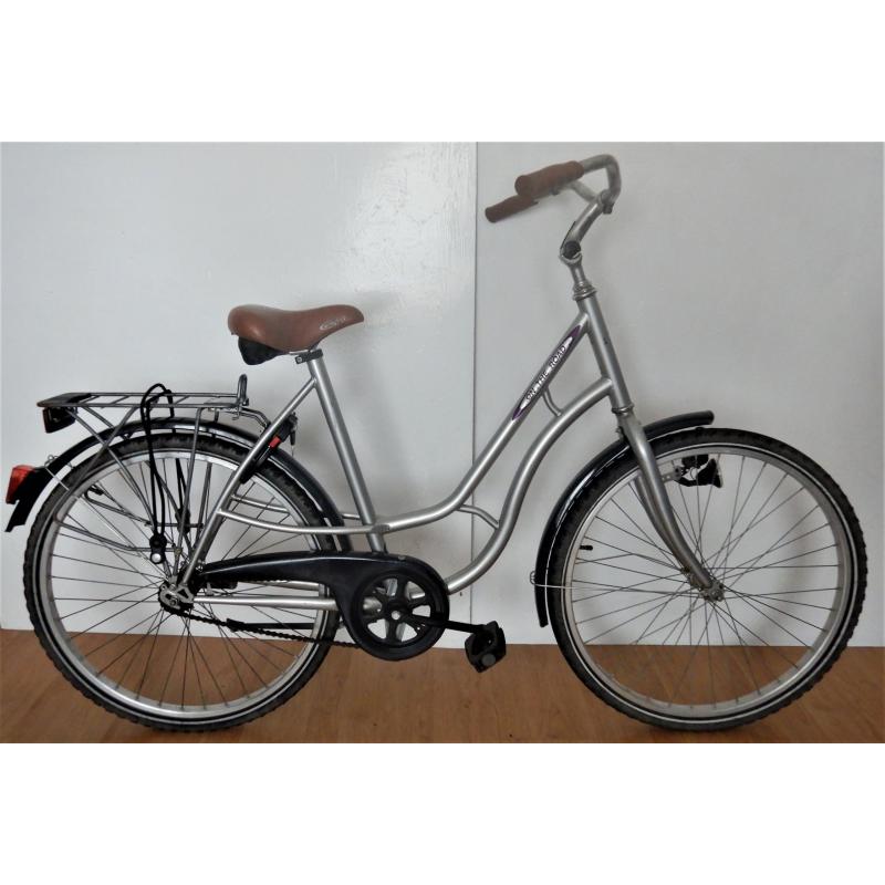 Damesfiets  (de fiets is beschikbaar)