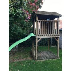 Houten speelhuisje