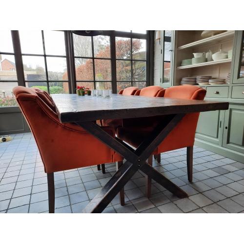 Houten eettafel
