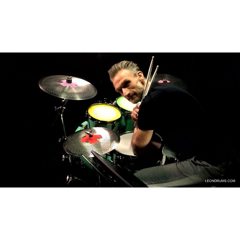 Drumles via internet € 15,- p/4wk of €60,- p/4wk incl.verhuur E-drumstel