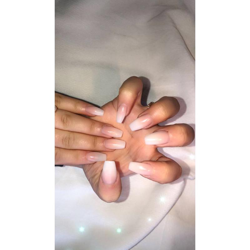 Pedicure / Manicure  & Acryl / Gel