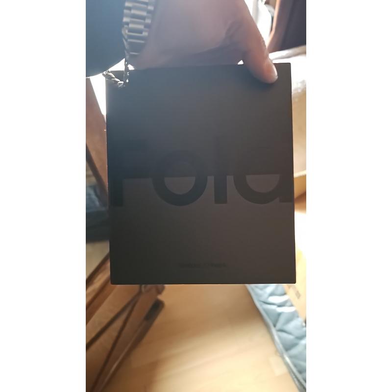 Samsung galaxy Z fold 128gb