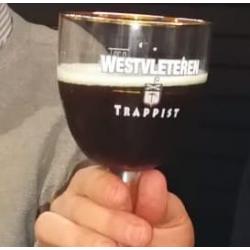 Bak met 24 volle flesjes TRAPPIST WESTVLETEREN 6, 8 of 12