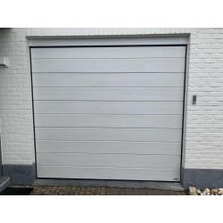 Elektrische sectionele garagepoort met alle toebehoren