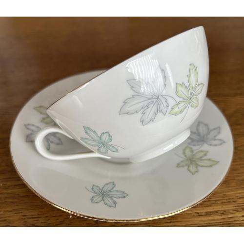 Vintage Koffieservies 12 personen met blaadjesmotief