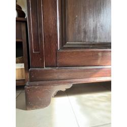 massief houten wandkast