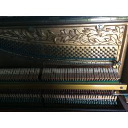 klassieke buffetpiano in zeer goede staat