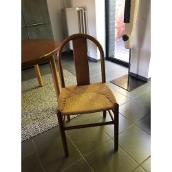 Tafel   6 stoelen in notelaar