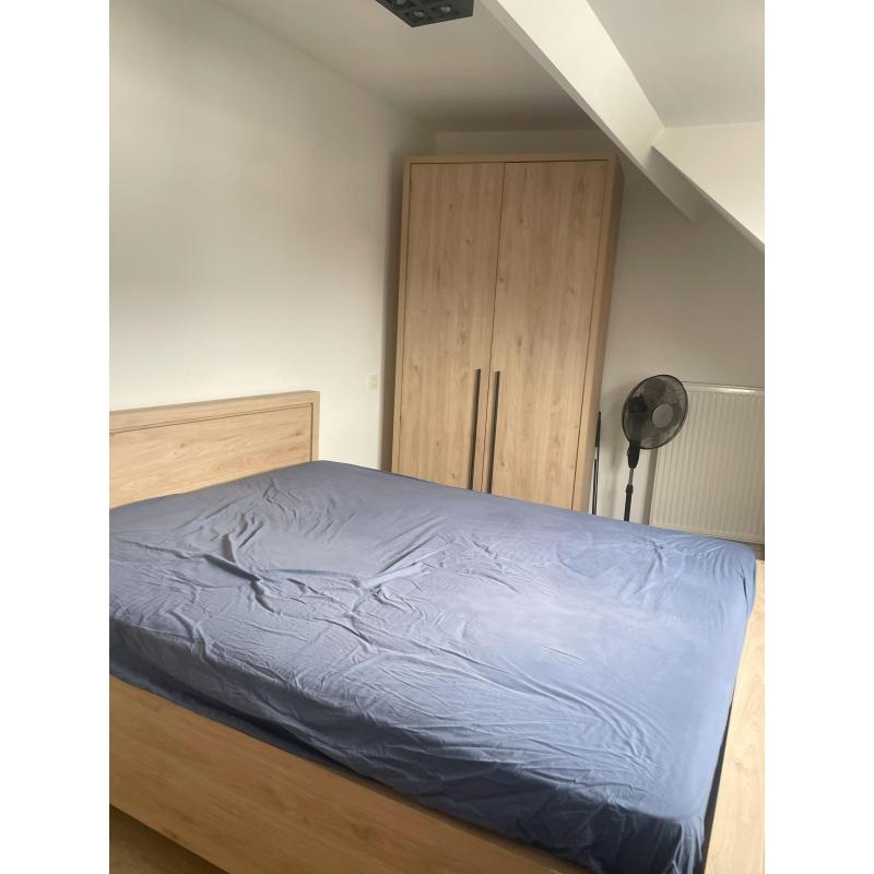 Tienerkamer zo goed als nieuw