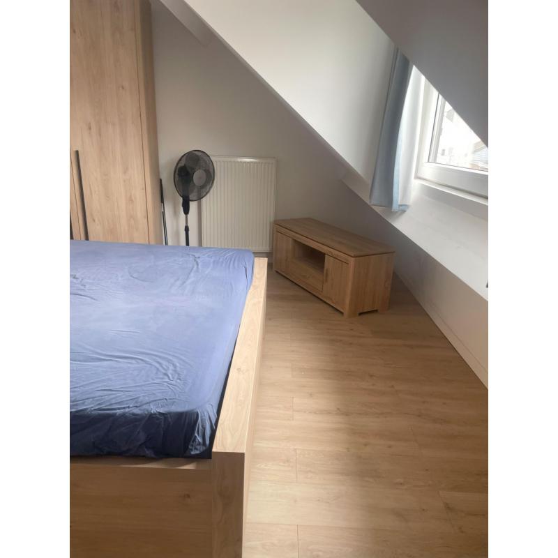 Tienerkamer zo goed als nieuw