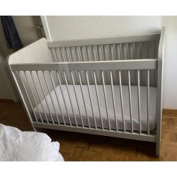 Babybed – Doorgroeibed NOA 120 cm x 60 cm (omvormbaar tot kinderbed)   100,00 €