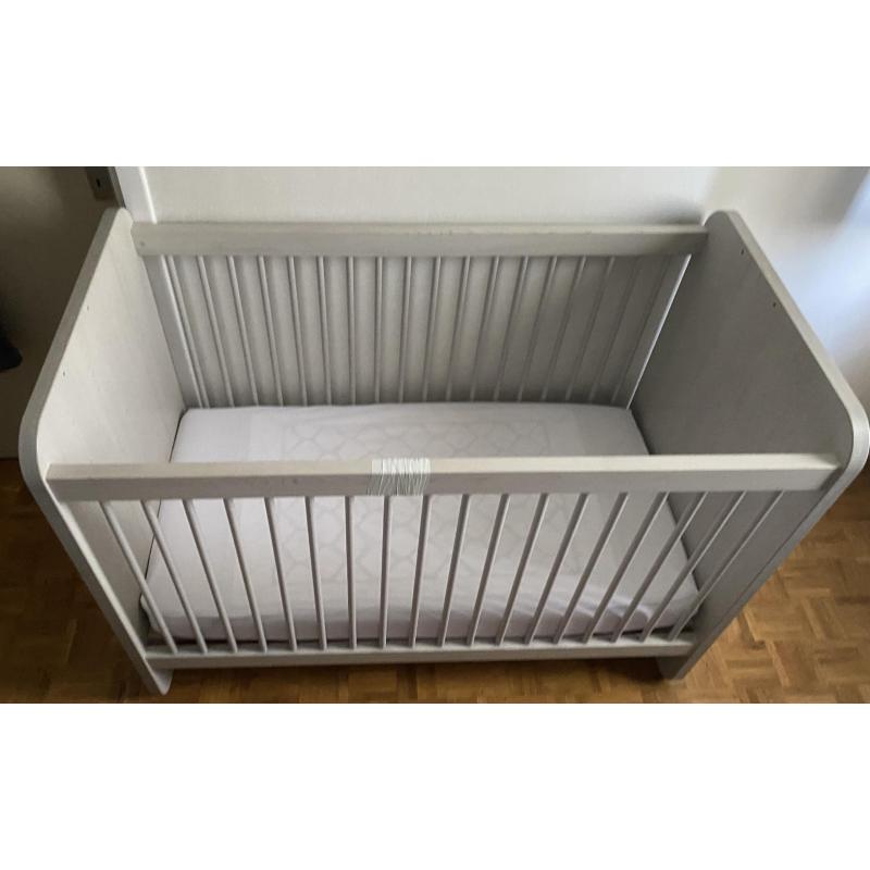 Babybed – Doorgroeibed NOA 120 cm x 60 cm (omvormbaar tot kinderbed)   100,00 €