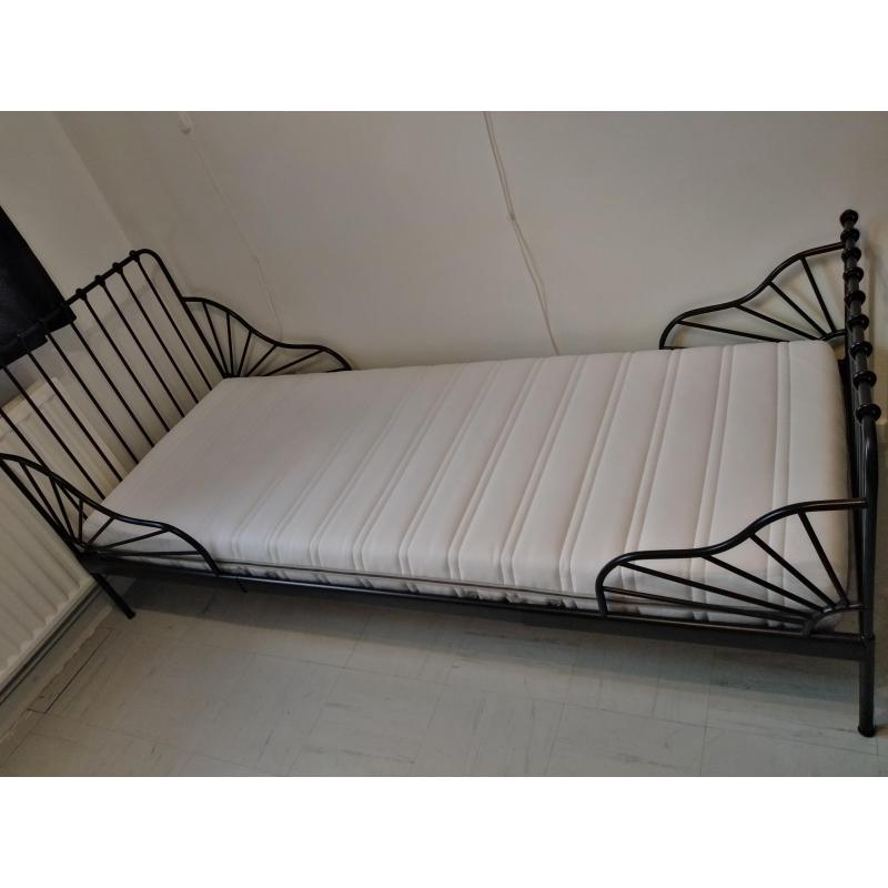 Metalen bed 80x200 (incl. lattenbodem, matras & handleiding)