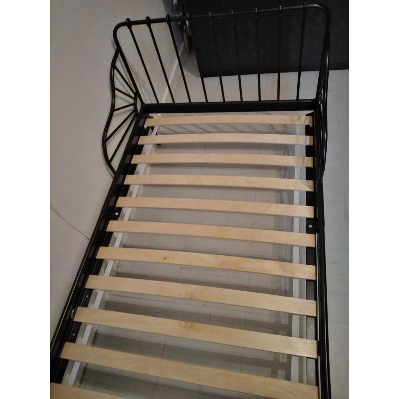 Metalen bed 80x200 (incl. lattenbodem, matras & handleiding)