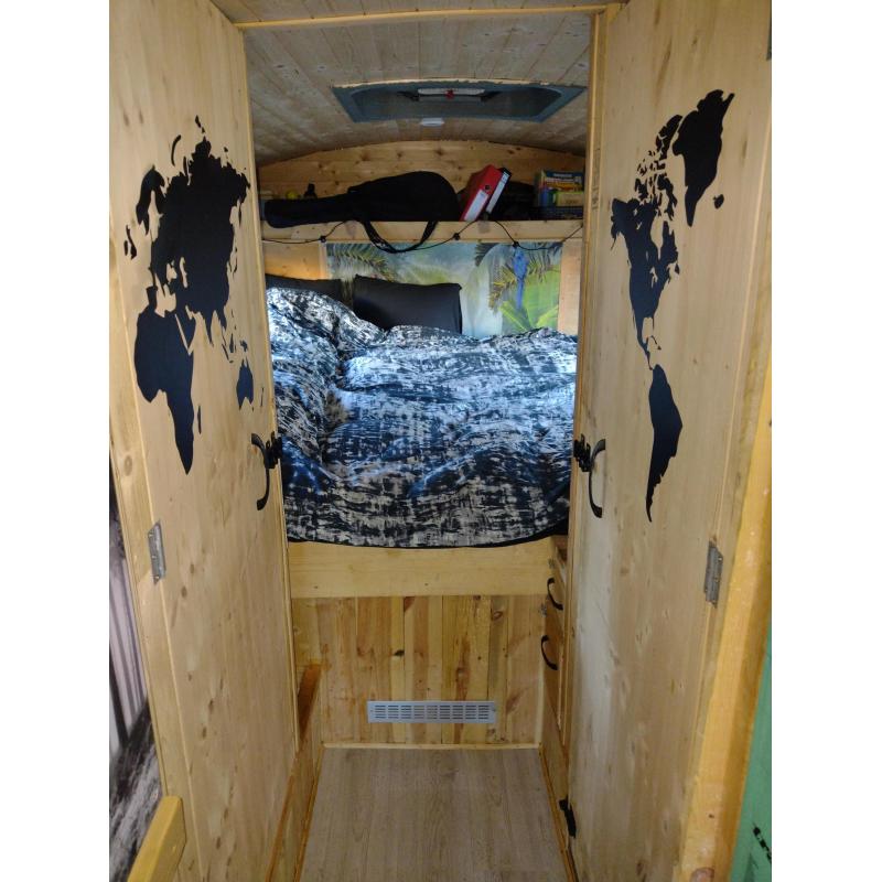 Amerikaanse schoolbus vrachtwagen camper