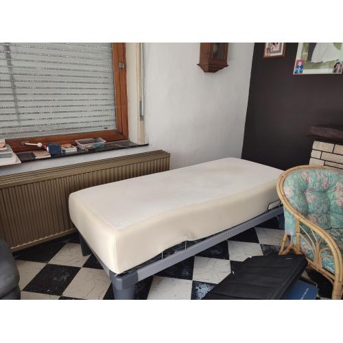bed in goede staat (met of zonder matras)