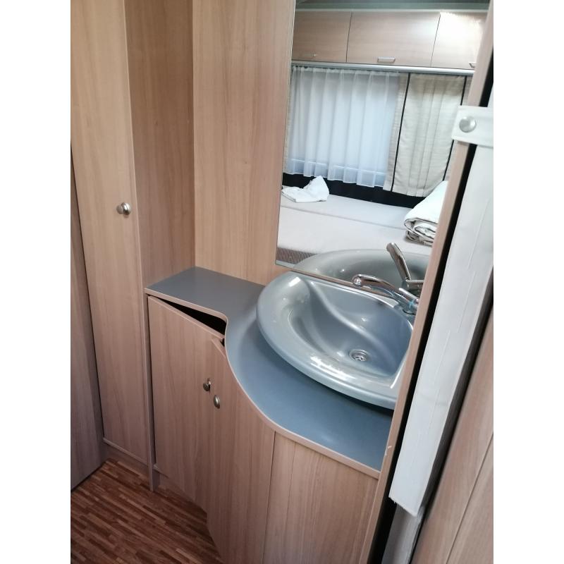 TE KOOP CARAVAN BURSTNER