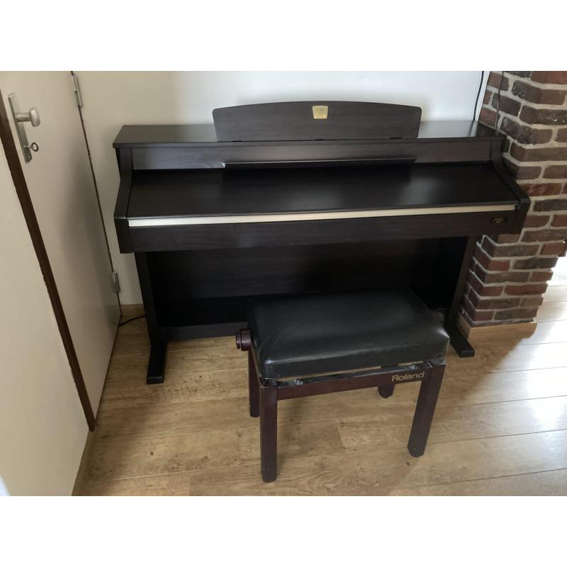 Yamaha CLP 330 (inclusief pianobank)