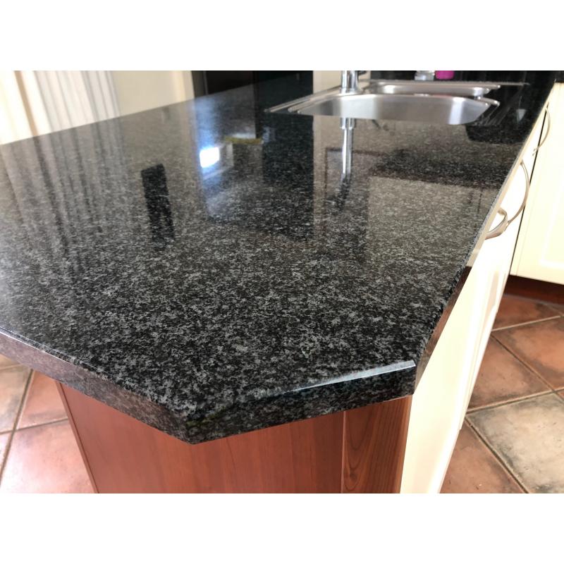 Keuken met granieten blad