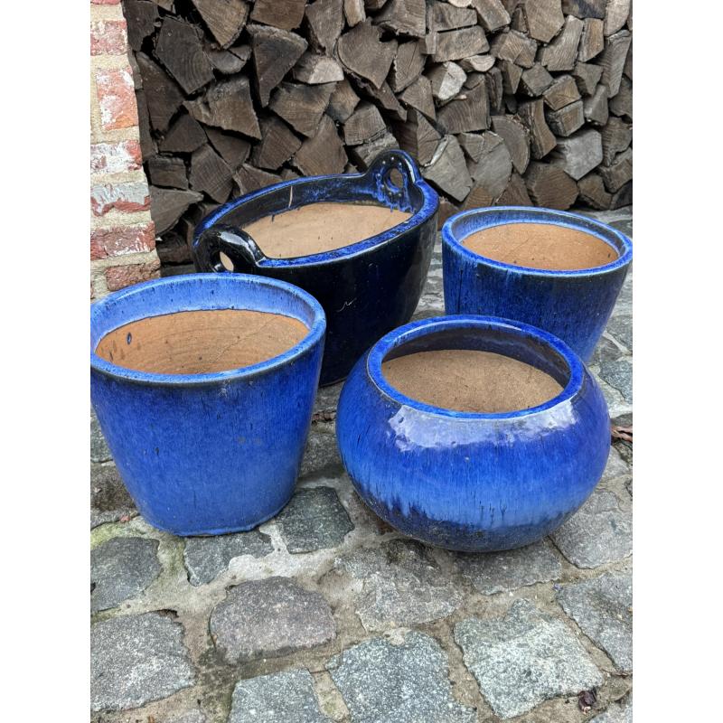 bloempot blauw (glazed egg blue)