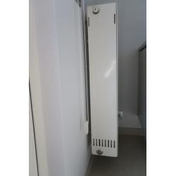 Def radiator met ingebouwde th-kraan