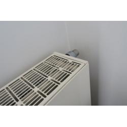 Def radiator met ingebouwde th-kraan
