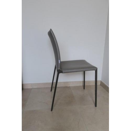 8 Lia stoelen Zanotta - by Roberto Barbieri