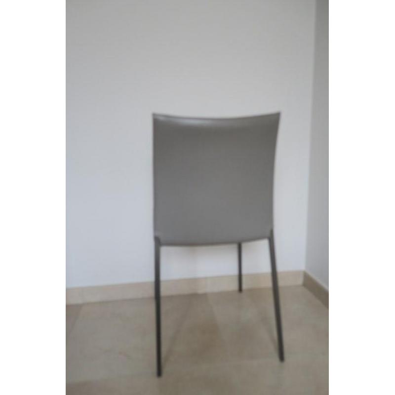 8 Lia stoelen Zanotta - by Roberto Barbieri