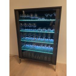 vitrinekast met verlichting
