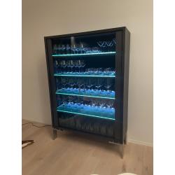 vitrinekast met verlichting