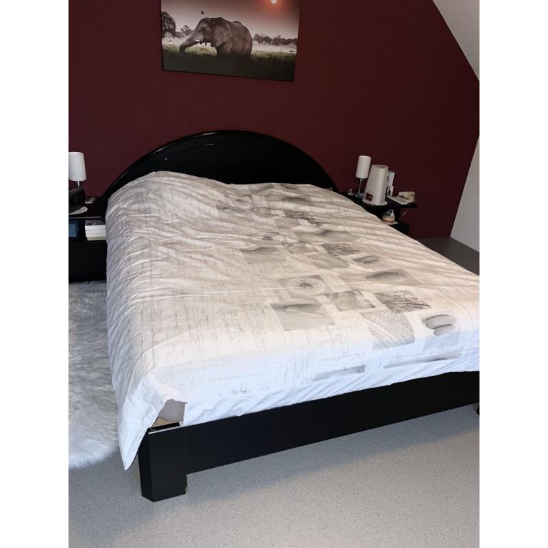 Bed.