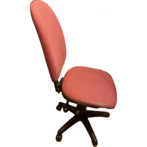 bureaustoel op wieltjes in stoffen bekleding rood