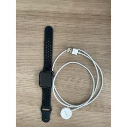 Apple Watch Nike 5 GPS 44 mm