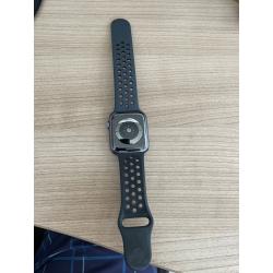 Apple Watch Nike 5 GPS 44 mm