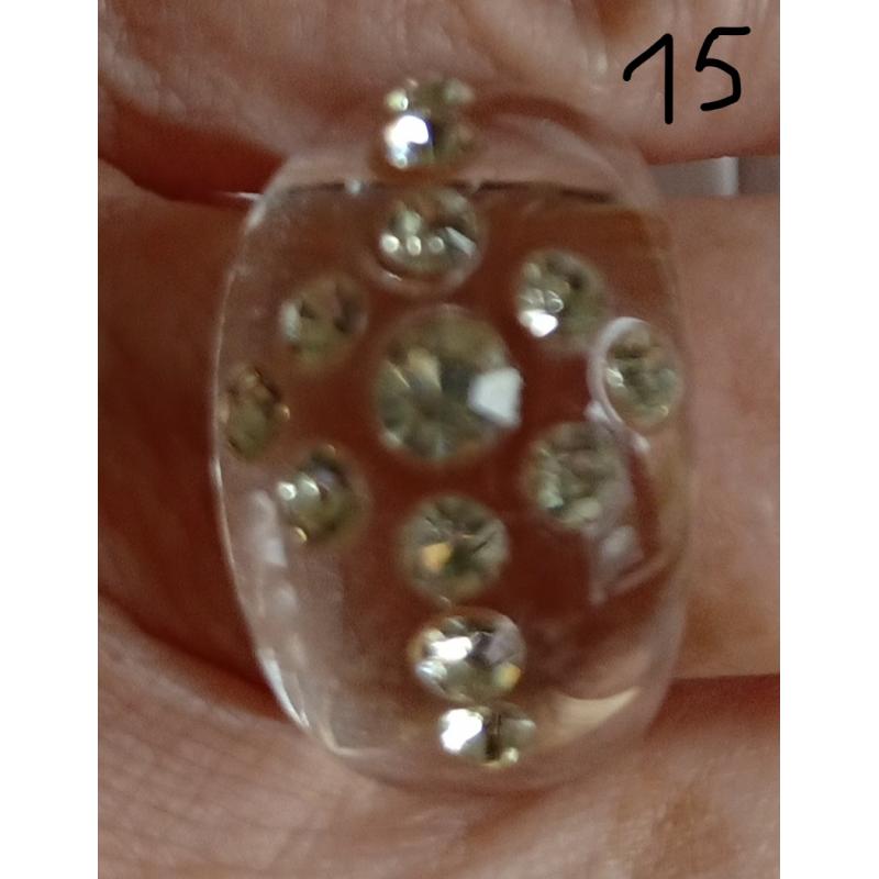 Fantasie armbanden en ringen te koop.