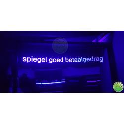 Lachspiegels met gelaserde tekst