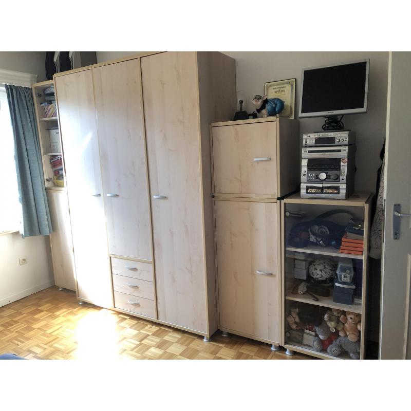 Volledige slaapkamer met bureel voor student(e)