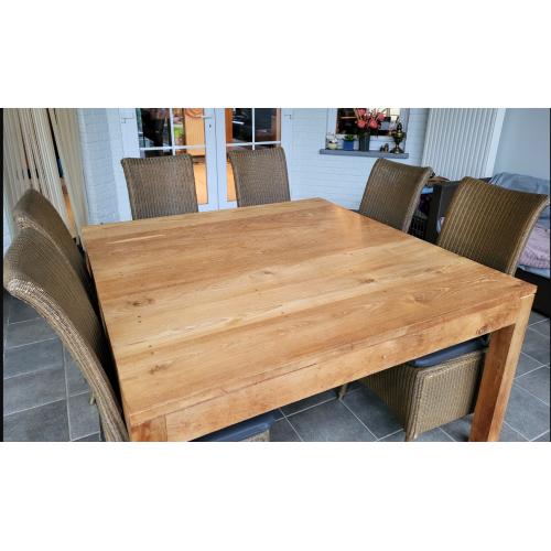 Teaken eettafel 140x140