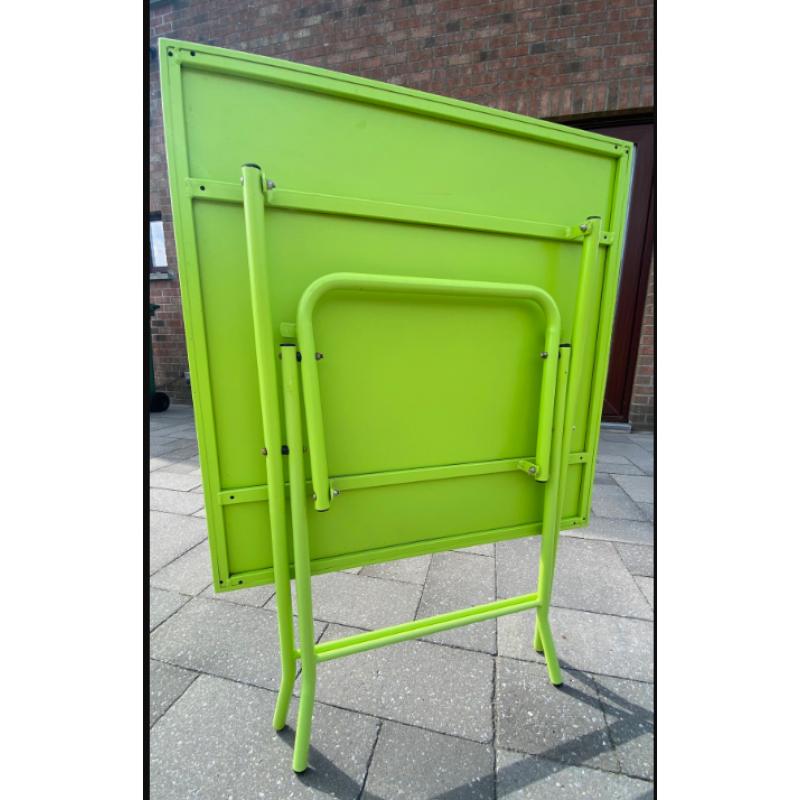 Tuinstoelen   tafeltje