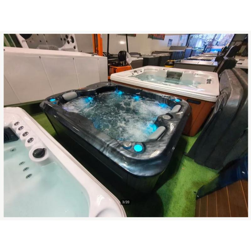 ‼️ 3 persoons jacuzzi NIEUWSTAAT NIEUWSTE MODEL BALBOA